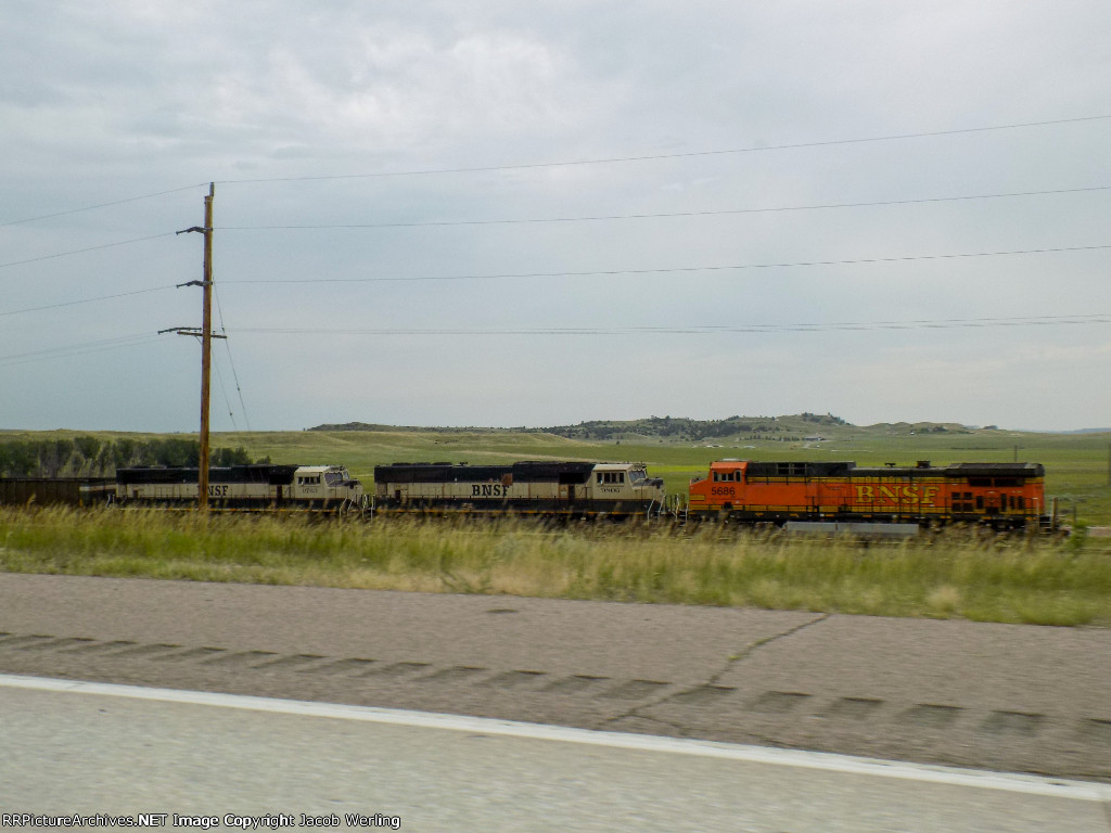 BNSF 9763, BNSF 9806, and BNSF 5686